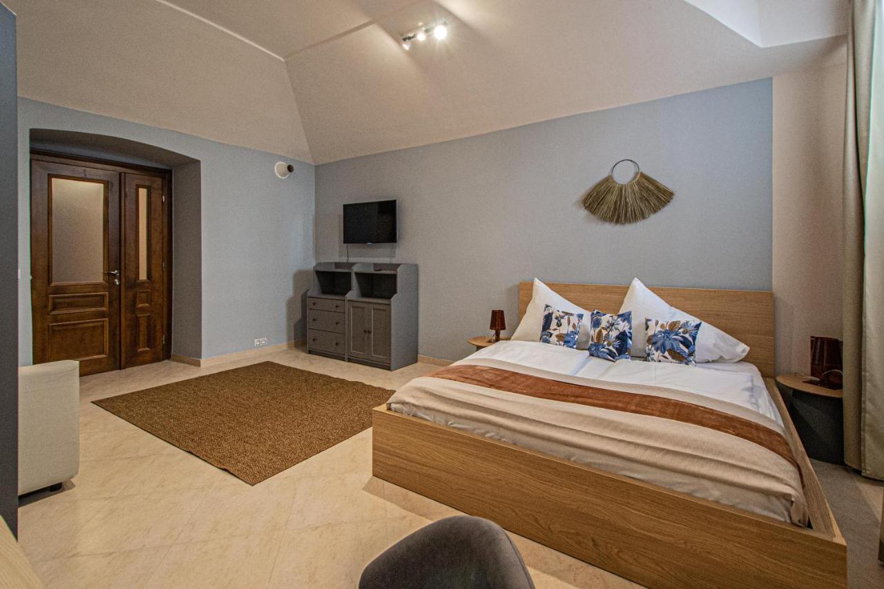Modern And Spacious Apartments In City Center Praga Exterior foto